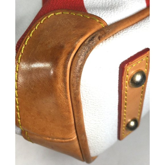 Dooney & Bourke Red and White Chevron Striped Leather Crossbody Shoulder Bag - Picture 9 of 12